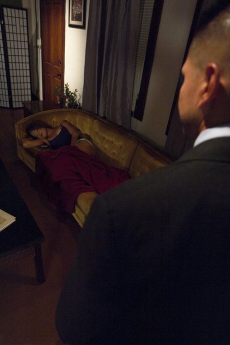 Hot shemale Jessica Fox & a muscular guy have anal sex with each other